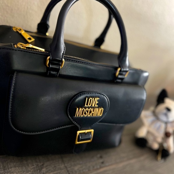 Love ❤️ Moschino Purse - Picture 3 of 16